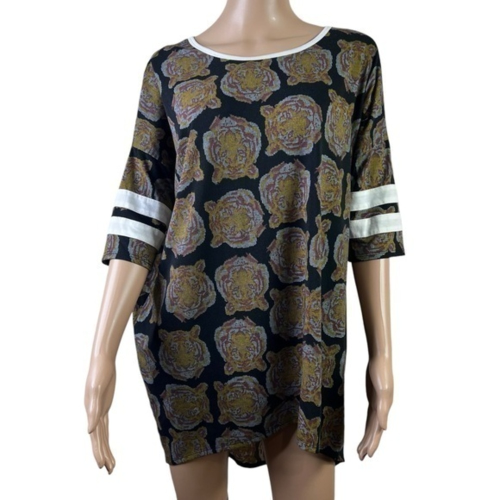 Lularoe Women’s top blouse Oversized Tiger Print Short sleeve Size M